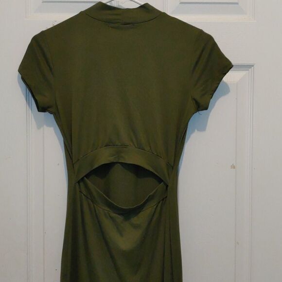 Absolutely ! Army green fitted dress open back - Picture 6 of 8